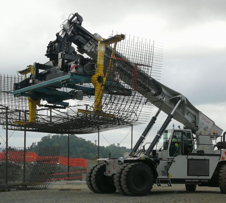 Global Port Equipment reachstackers used in tunnel reinforcement project